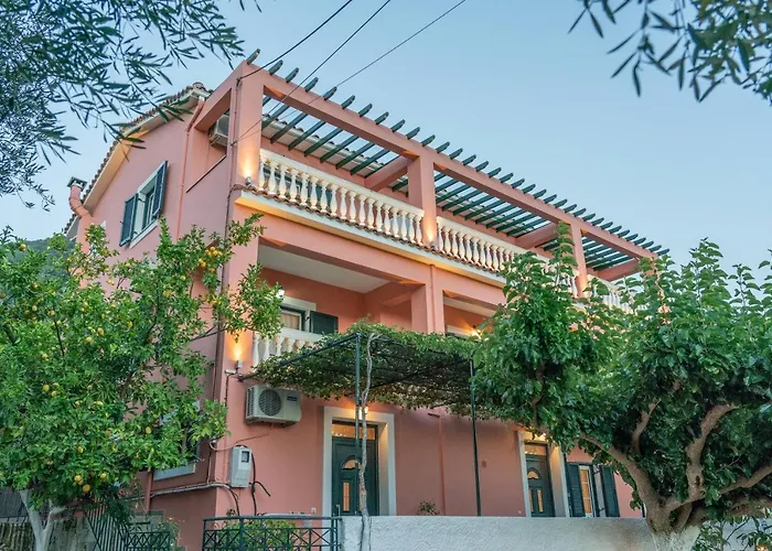 Pavlatos Apartments & Studios
